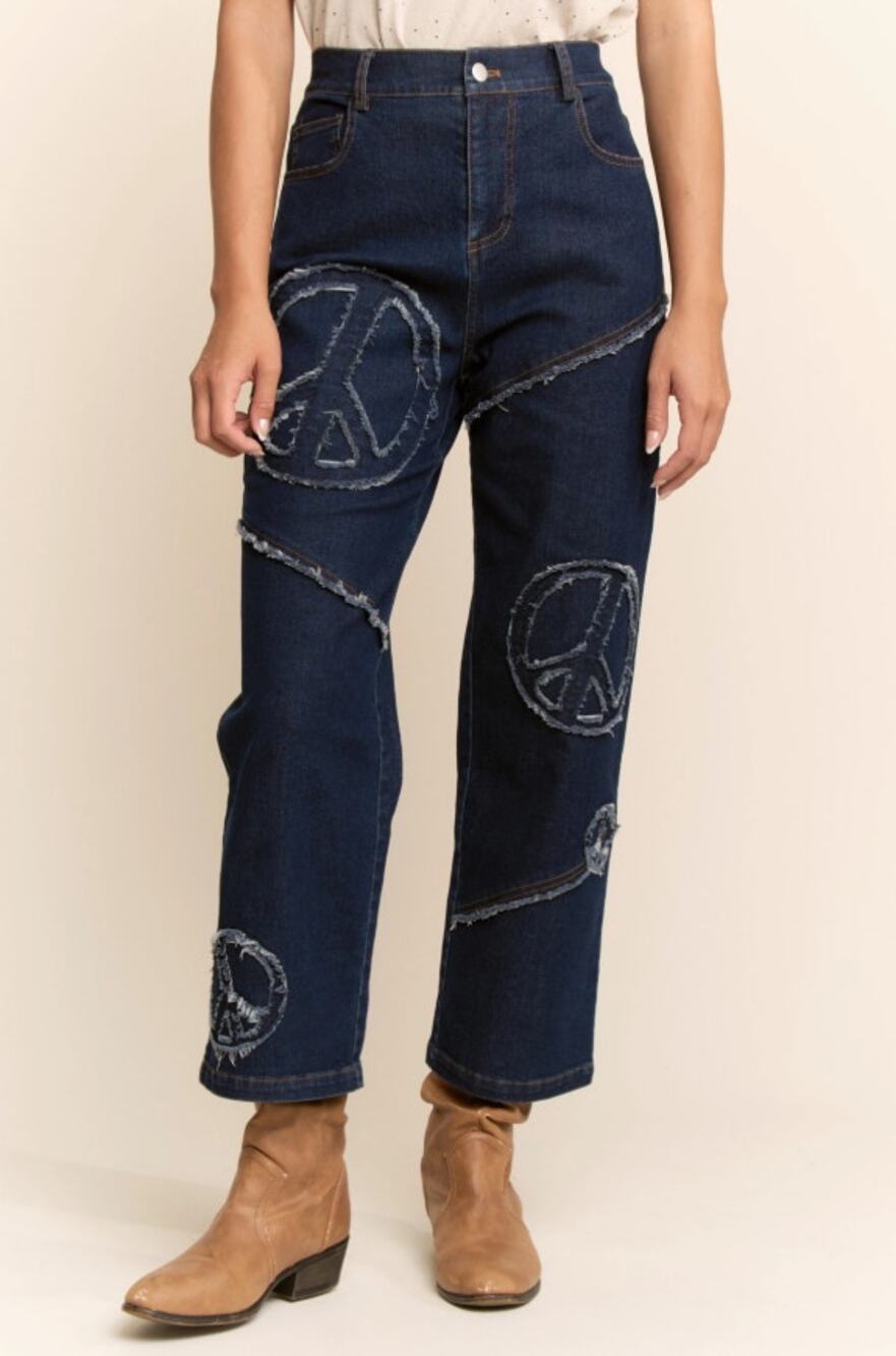Davi & Dani Dark Wash Peace Sign Applique Straight Leg Jeans L NWT - Americana